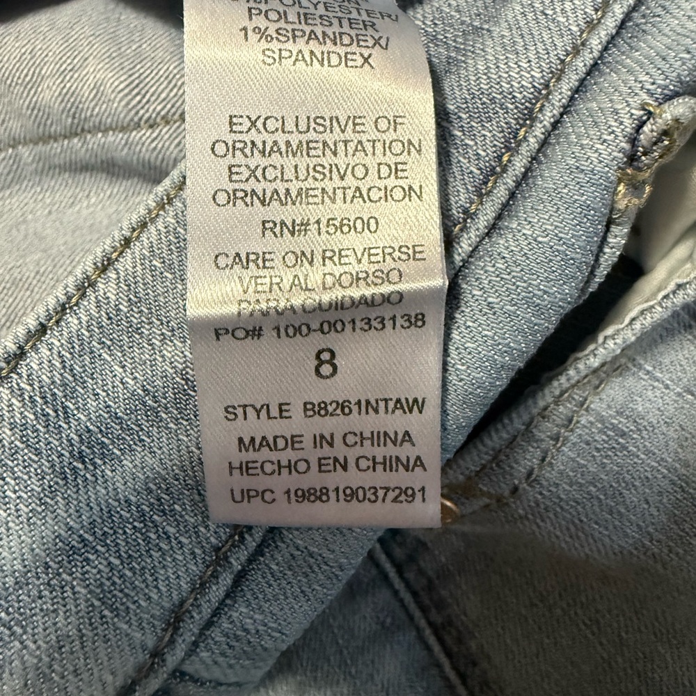 Democracy Light Wash Denim Jean Shorts - Picture 4 of 4